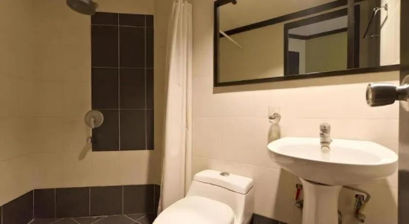 Richmond Plaza Hotel