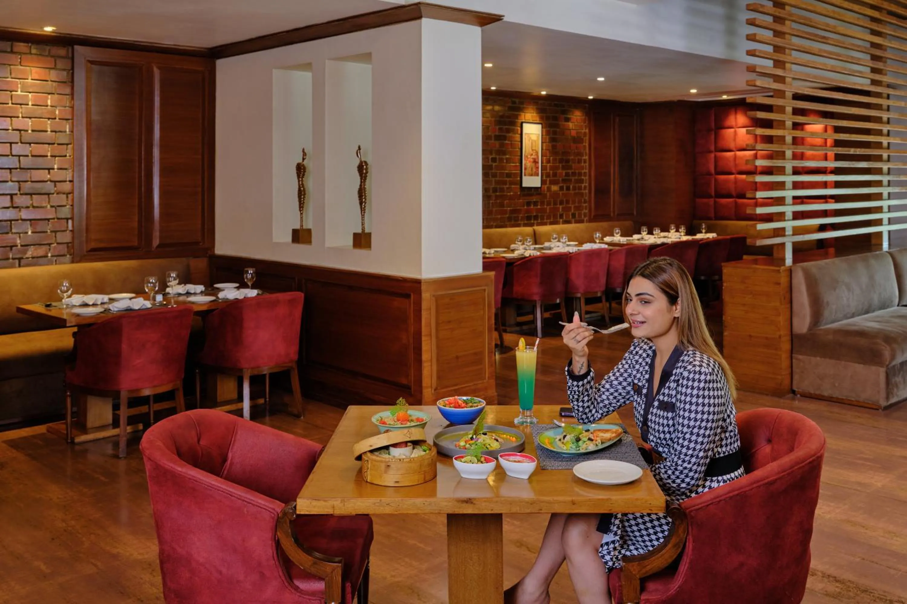 Restaurant/places to eat in Best Western Country Woods Ambala