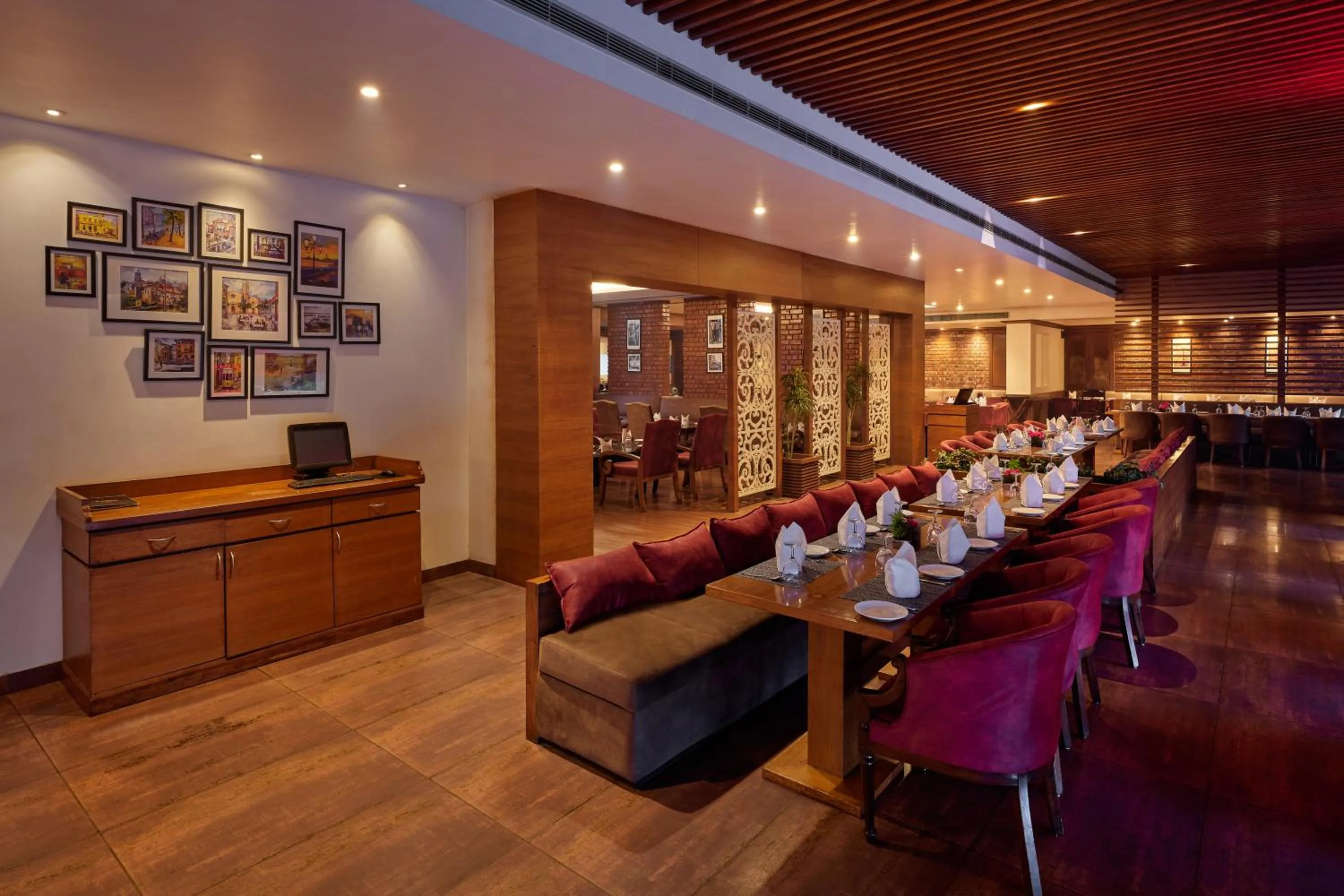 Restaurant/places to eat in Best Western Country Woods Ambala