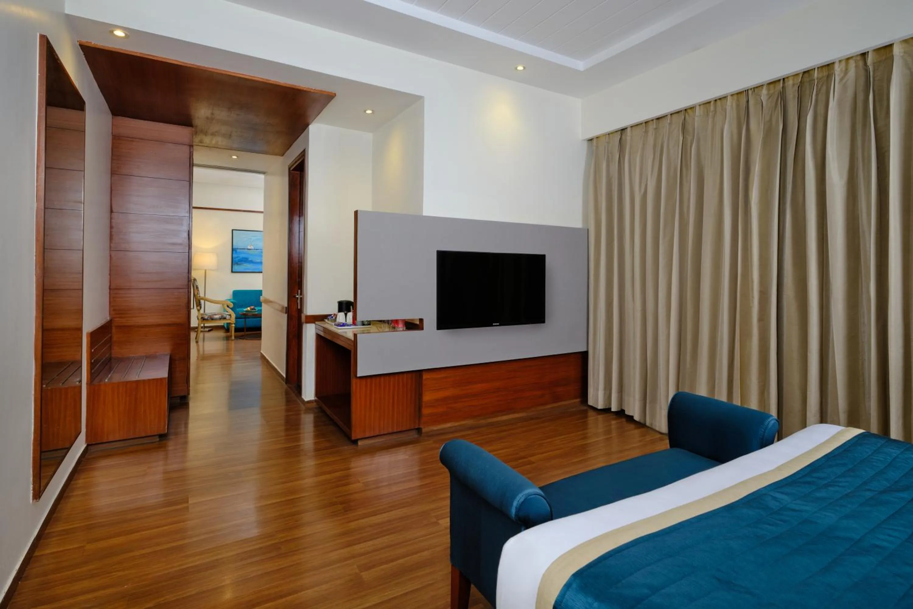 Photo of the whole room, Bed in Best Western Country Woods Ambala