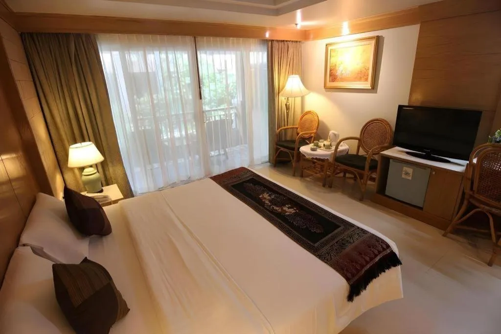 Bed in Phi Phi Banyan Villa