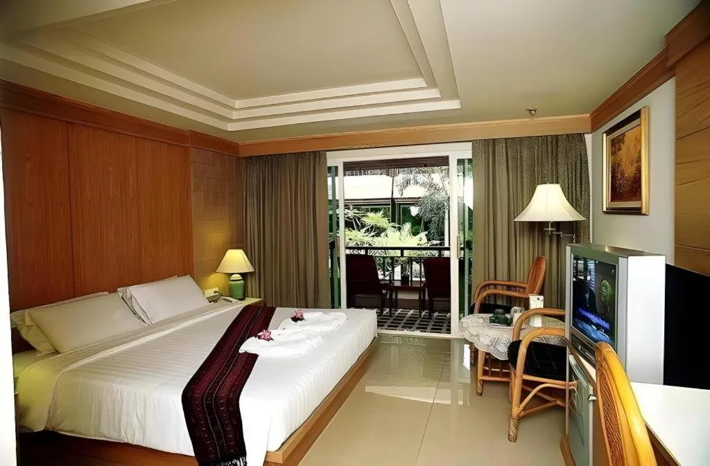 Bed in Phi Phi Banyan Villa