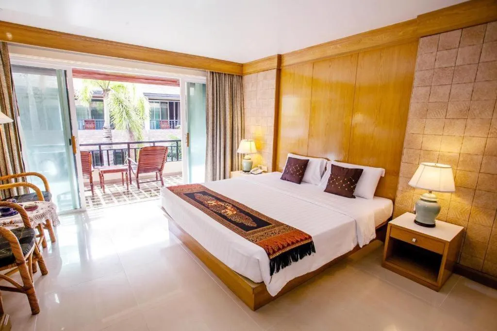 Bed in Phi Phi Banyan Villa