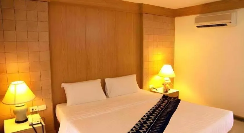 Bed in Phi Phi Banyan Villa