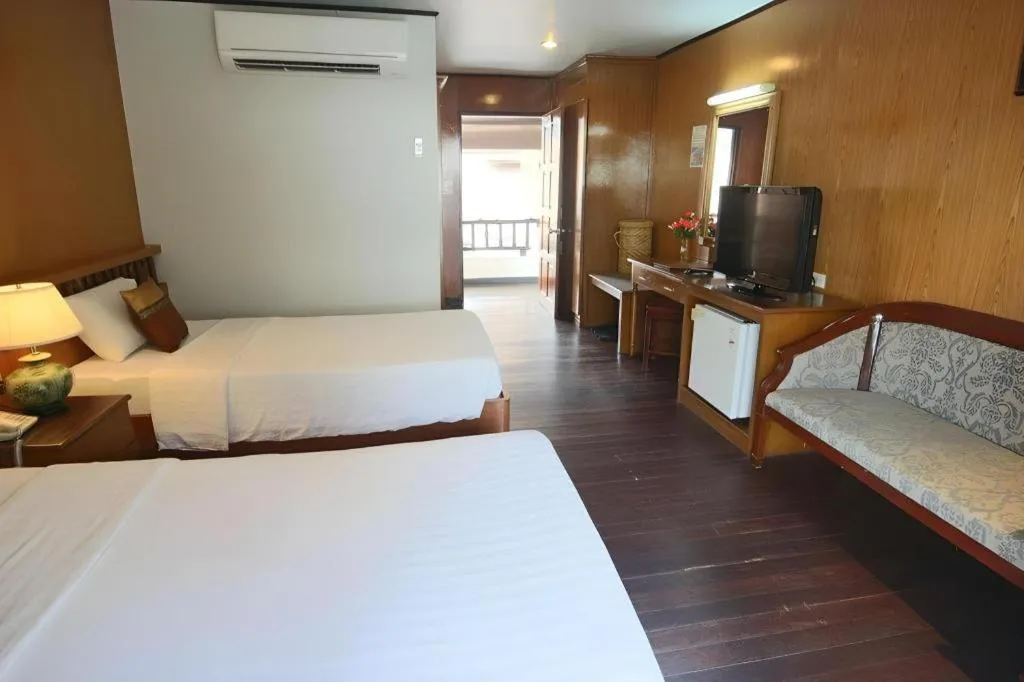 Bed in Phi Phi Banyan Villa