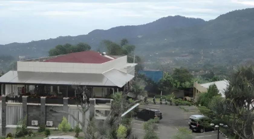 Rizen Premiere Hotel