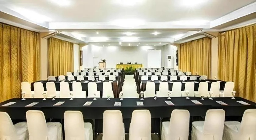 Rizen Premiere Hotel