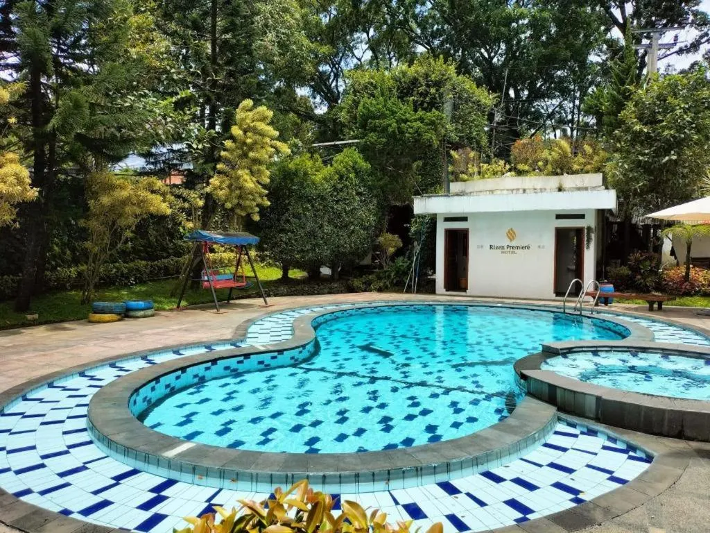 Rizen Premiere Hotel