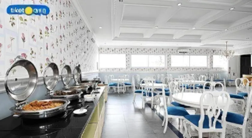 Rizen Premiere Hotel