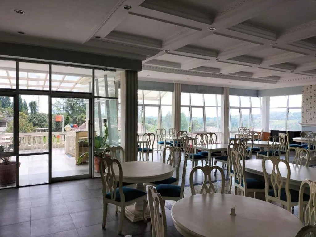 Rizen Premiere Hotel