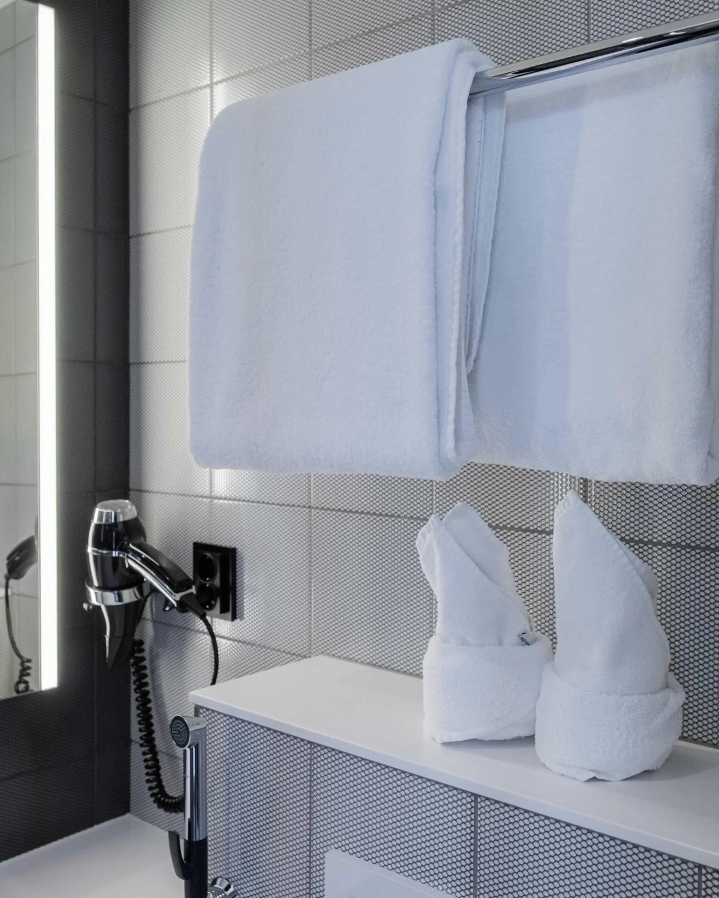 hair dryier, Bed in Citybox Helsinki