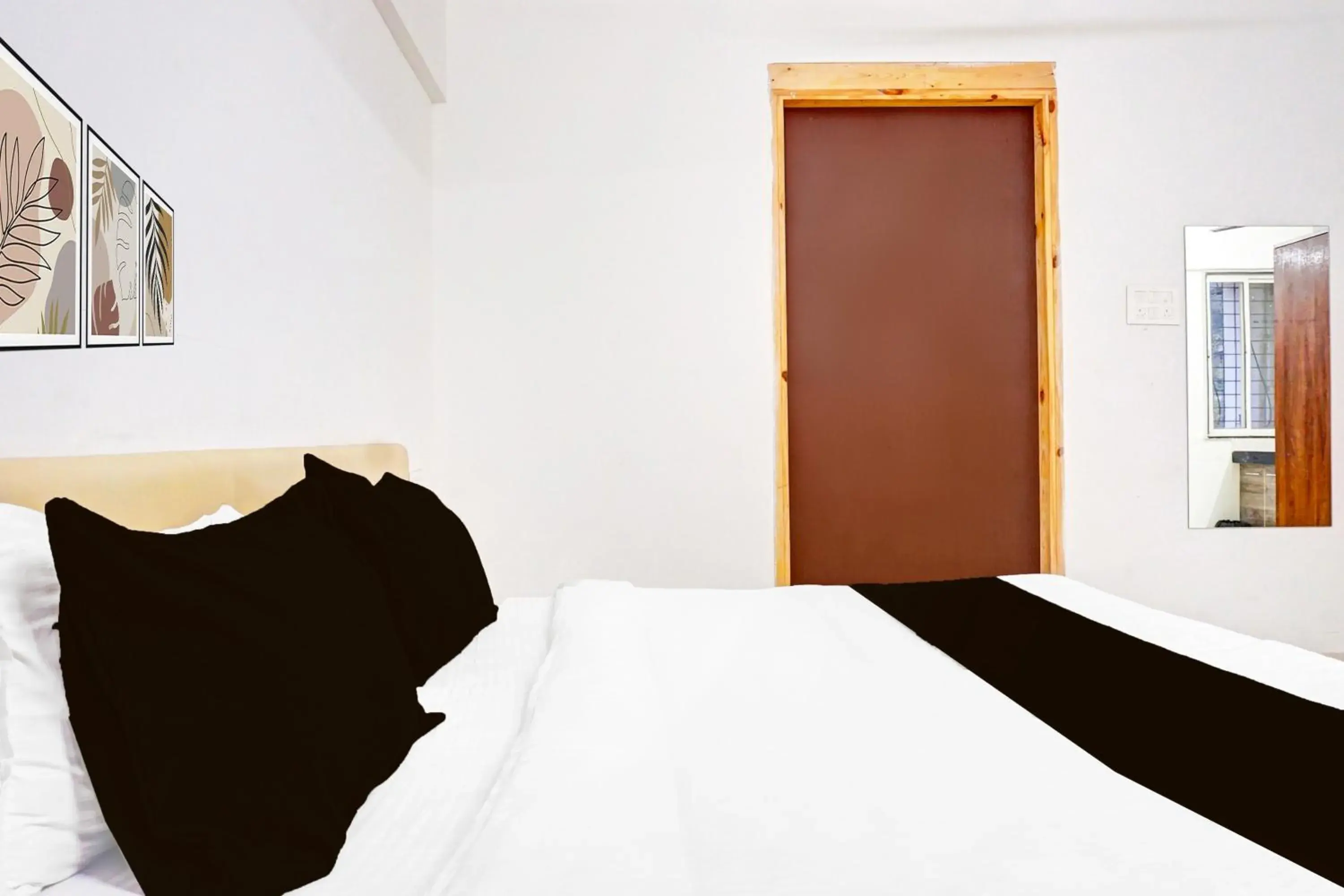 Bedroom, Bed in Super Collection O Baner formerly Seven Hills Bedroom, Bed in Super Collection O Baner formerly Seven Hills