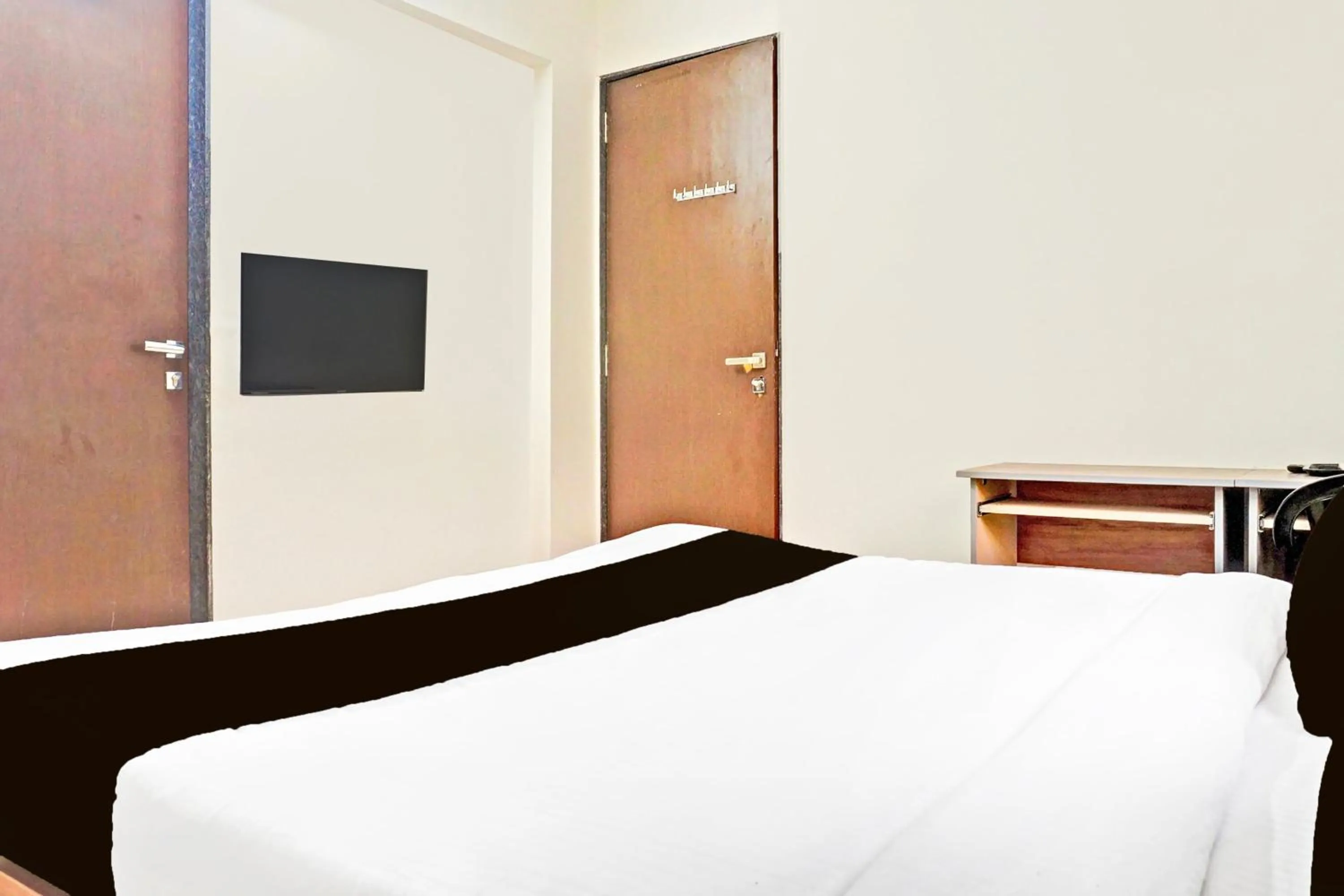 Bedroom, Bed in Super Collection O Baner formerly Seven Hills