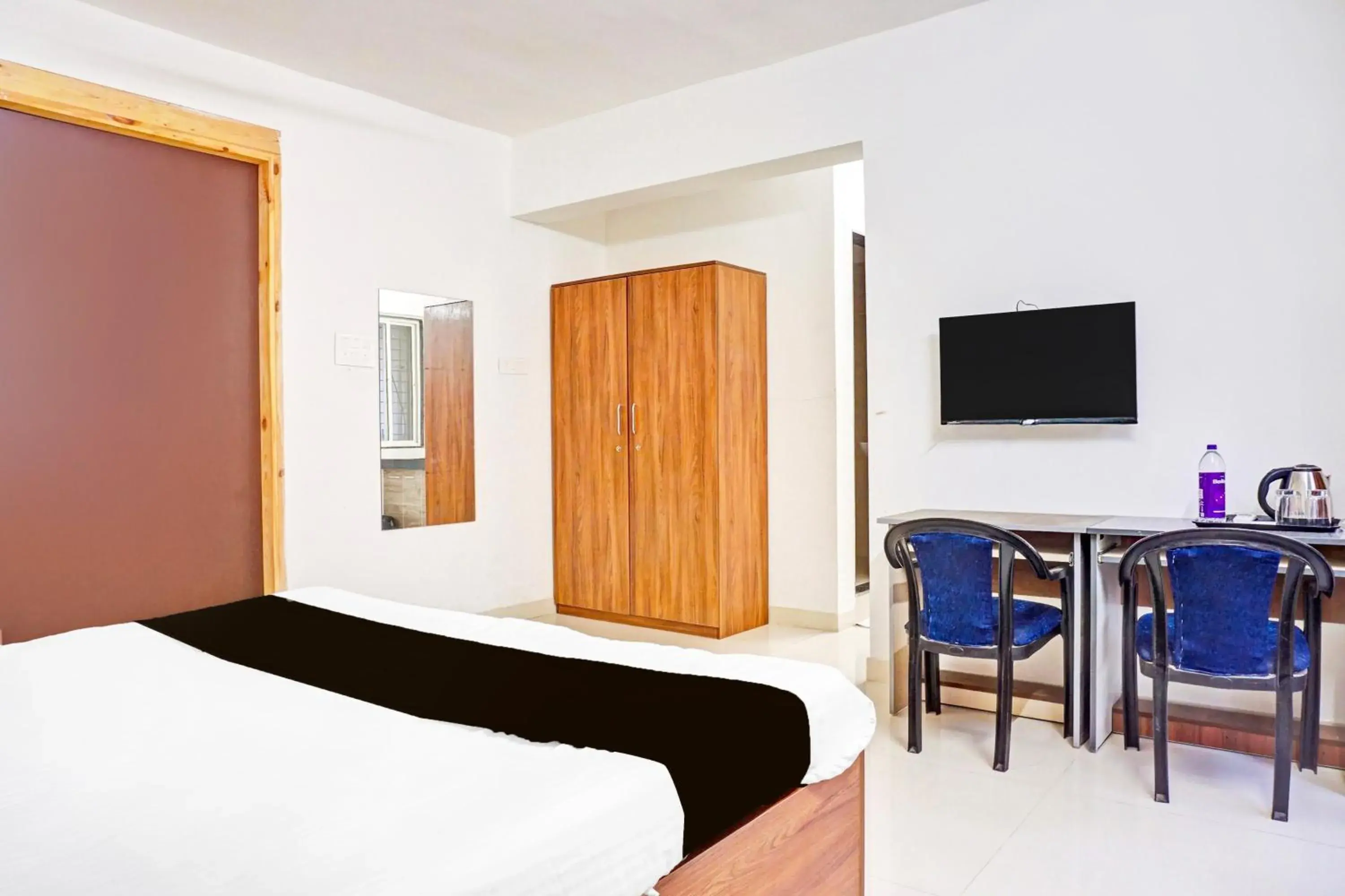 Bedroom, Bed in Super Collection O Baner formerly Seven Hills Bedroom, Bed in Super Collection O Baner formerly Seven Hills