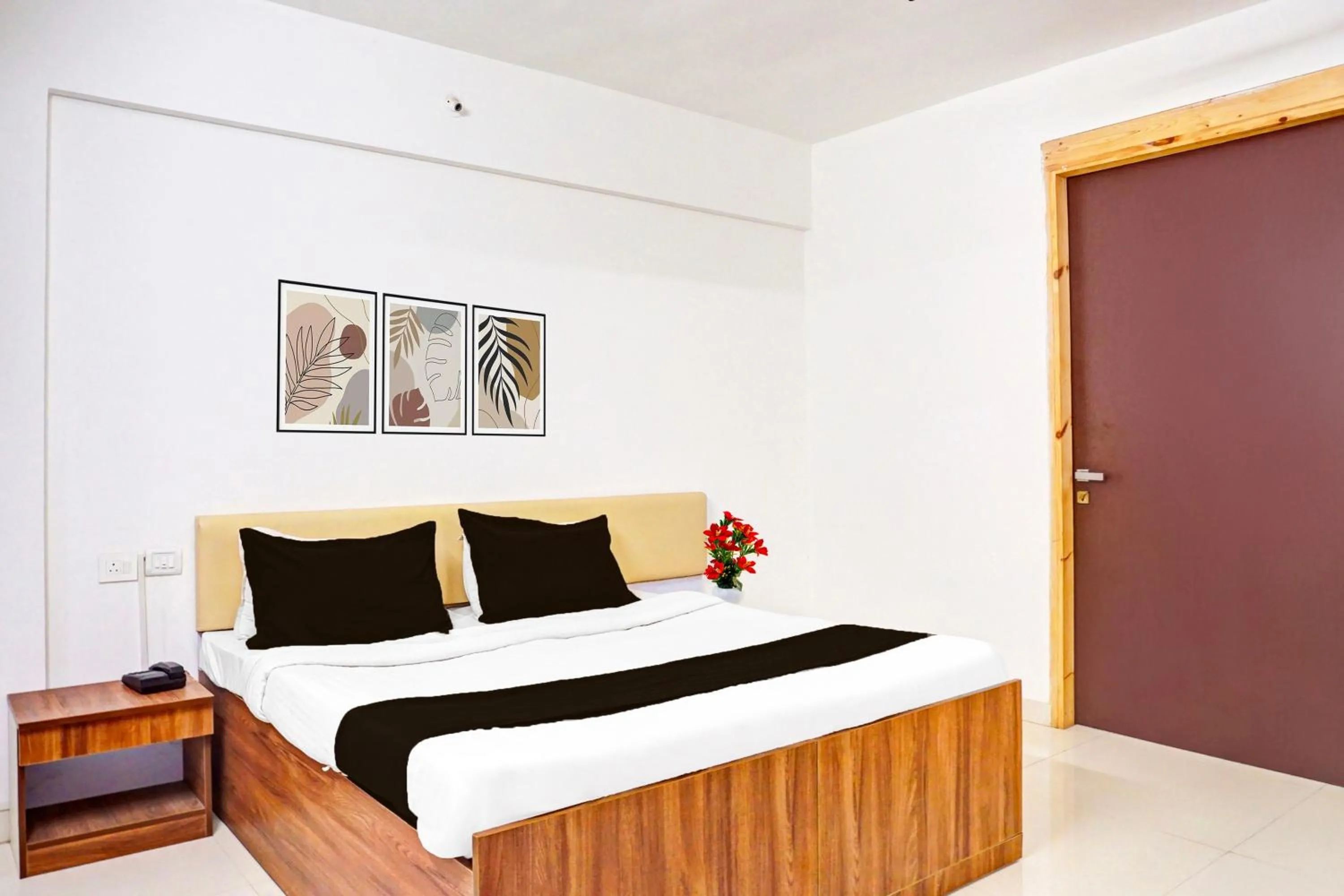 Bedroom, Bed in Super Collection O Baner formerly Seven Hills