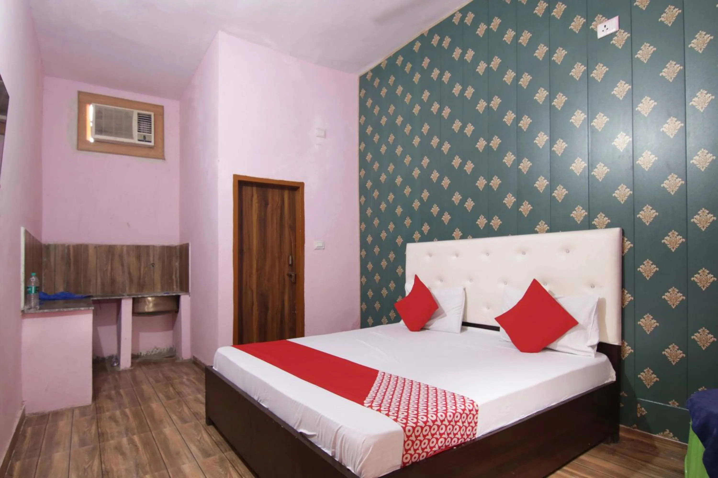 Bedroom, Bed in Hotel O Royal Place