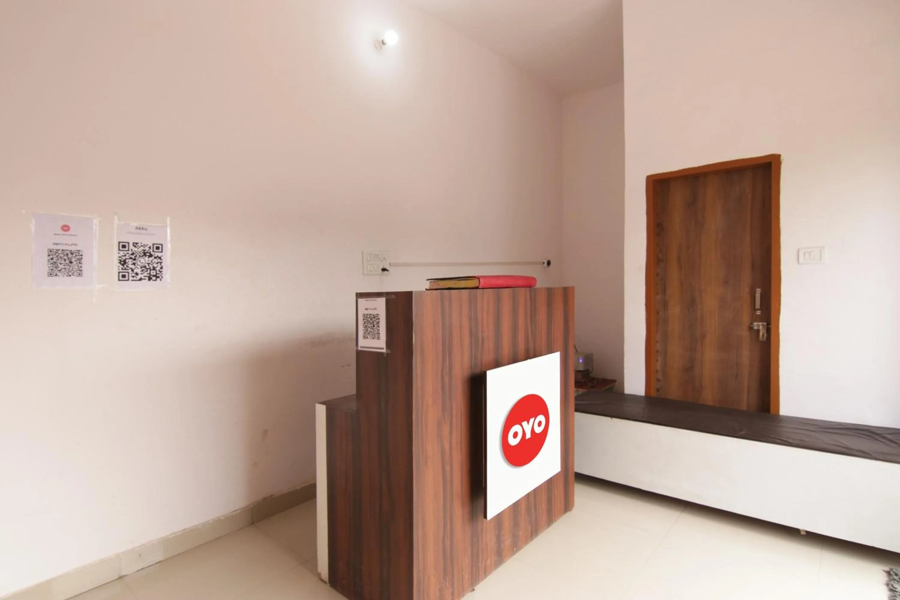 Lobby or reception, Bed in Hotel O Royal Place