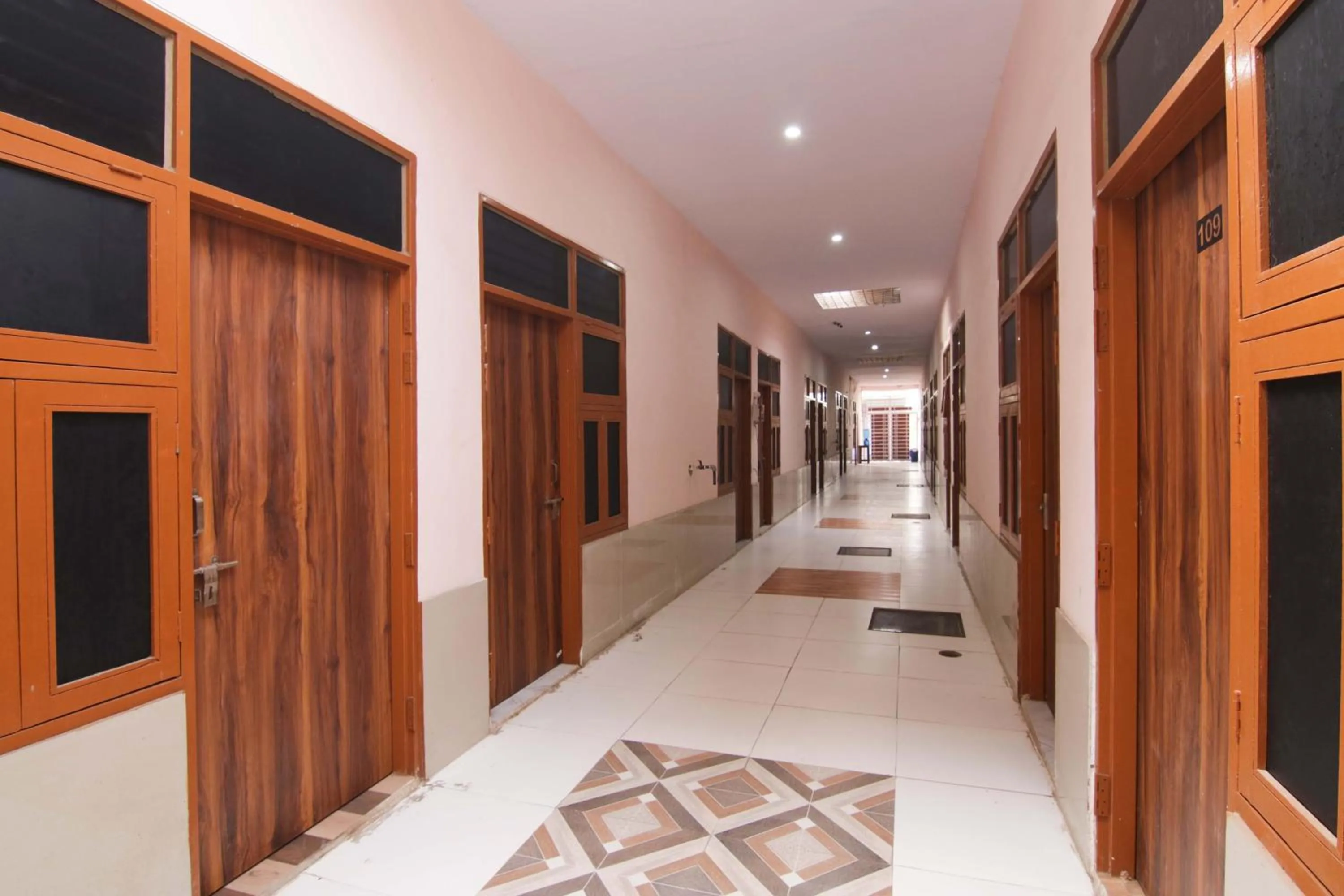 Lobby or reception in Hotel O Royal Place