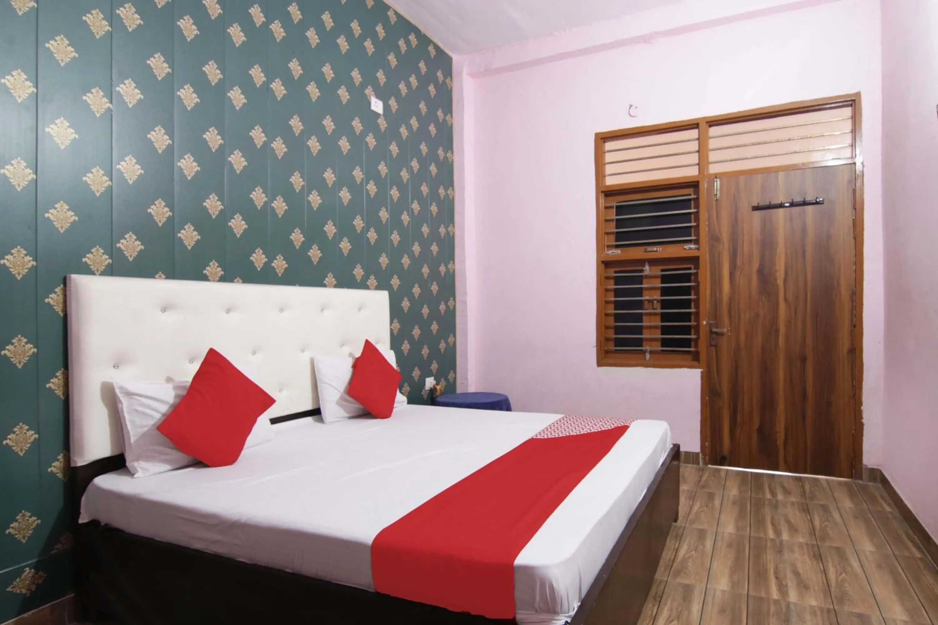 Bedroom, Bed in Hotel O Royal Place