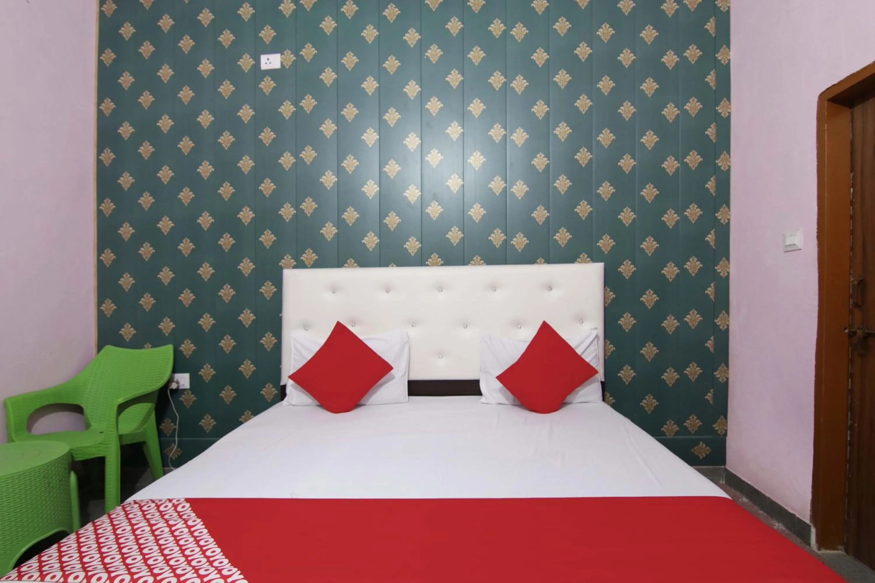 Bedroom, Bed in Hotel O Royal Place