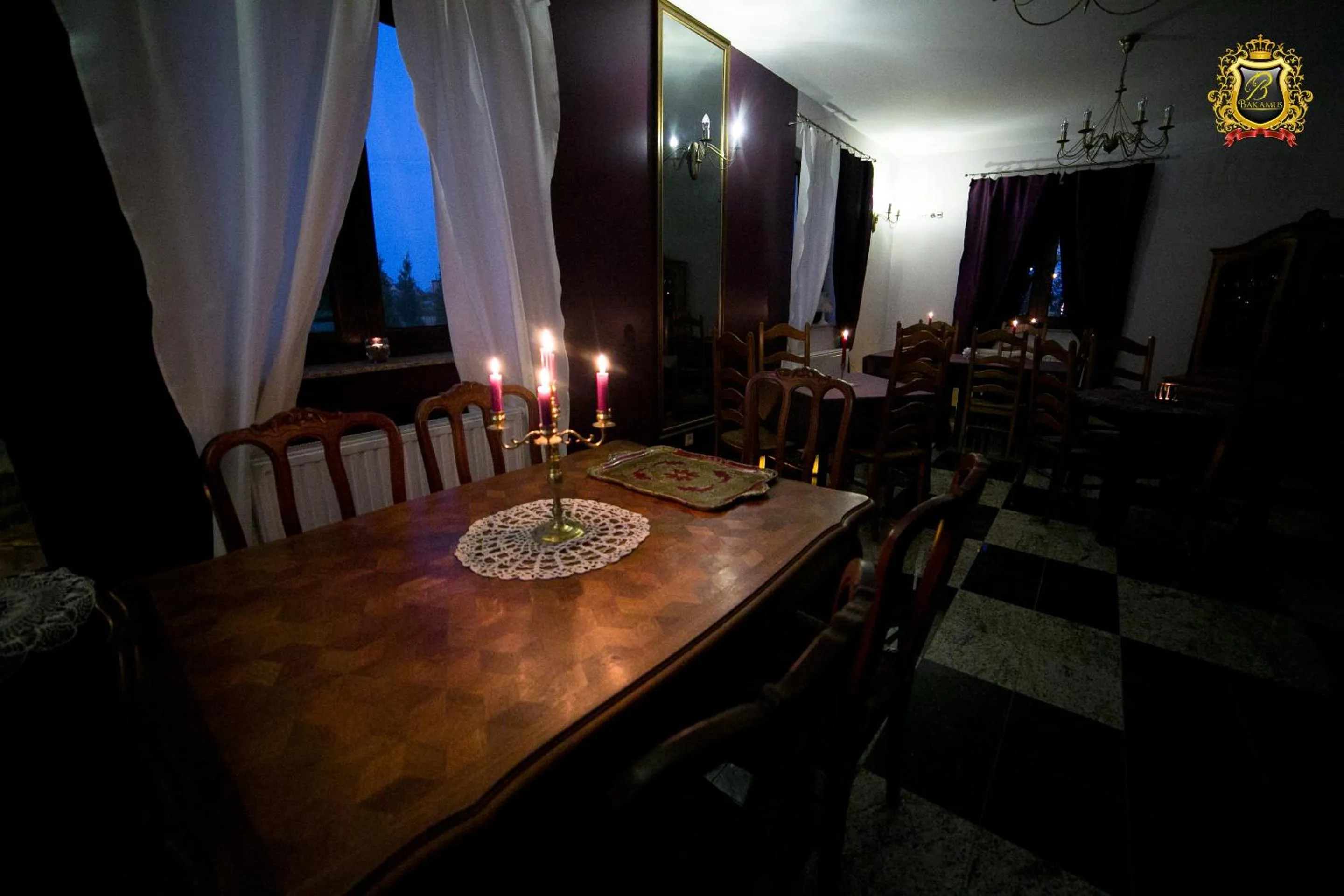 Restaurant/places to eat in Rezydencja Bakamus