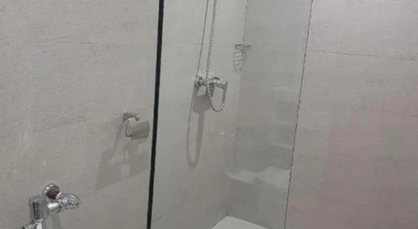 Travelite Hotel Legarda