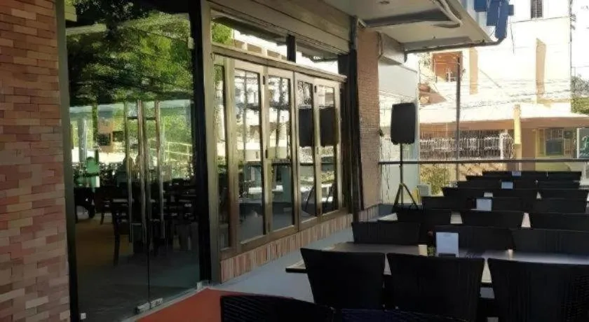 Travelite Hotel Legarda