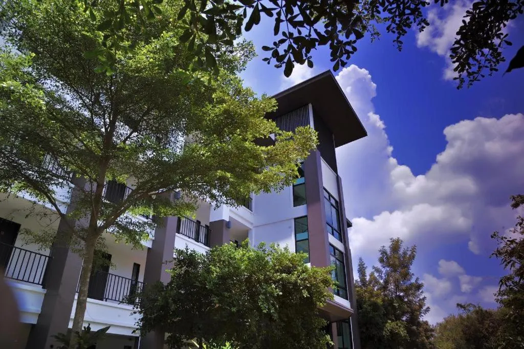 Gasser Park & Residence