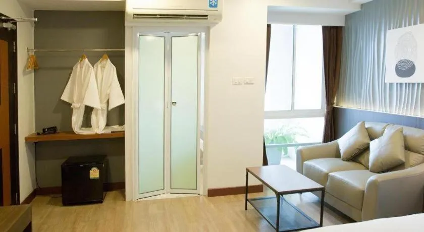 B2 Hat Yai Rat Uthit Boutique & Budget Hotel