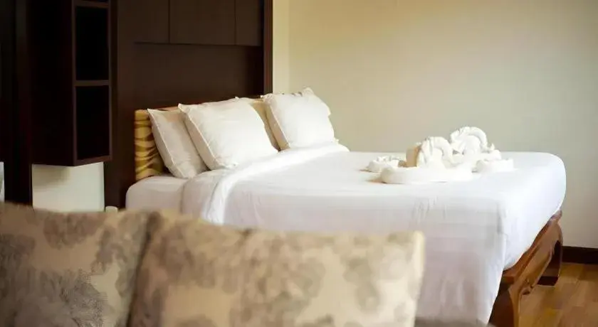 Bed in Maryoo Samui Hotel Bed in Maryoo Samui Hotel