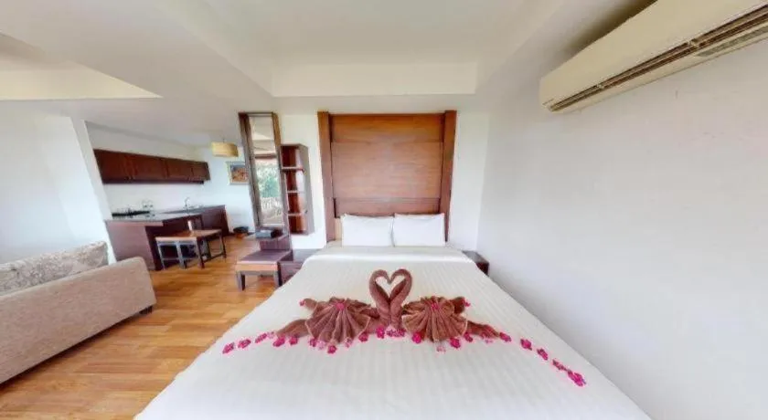 Bed in Maryoo Samui Hotel