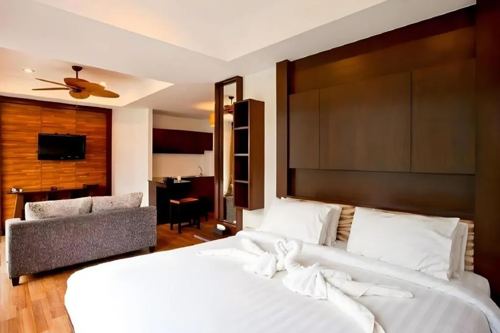 Bed in Maryoo Samui Hotel