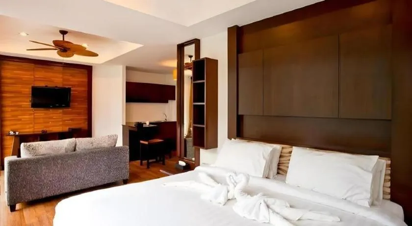 Bed in Maryoo Samui Hotel