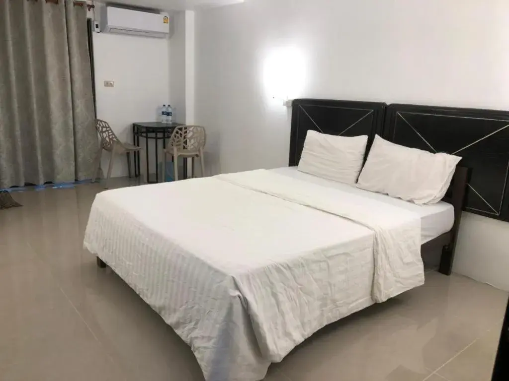 Bed in S.C. Heritage Hotel Bed in S.C. Heritage Hotel