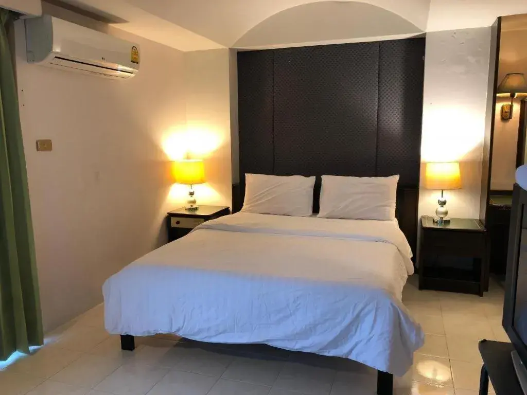 Bed in S.C. Heritage Hotel Bed in S.C. Heritage Hotel