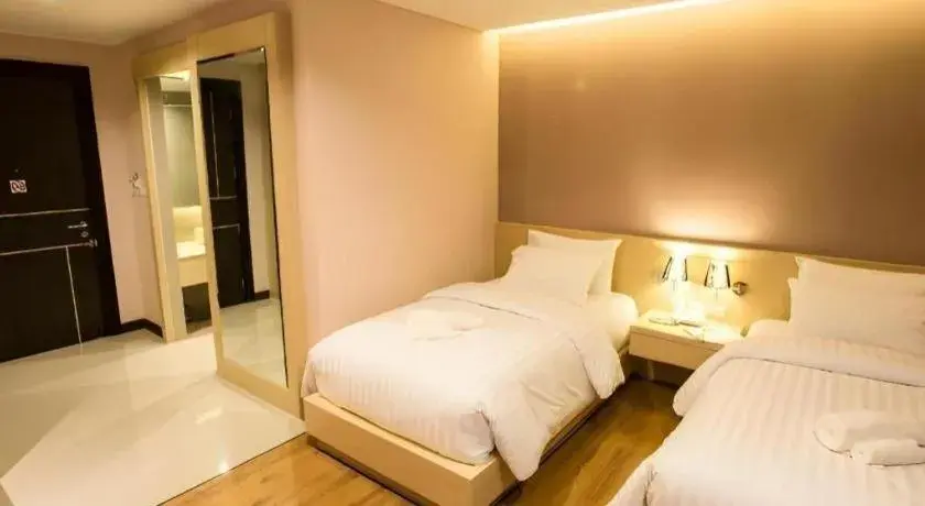 Bed in L Hotel Bed in L Hotel