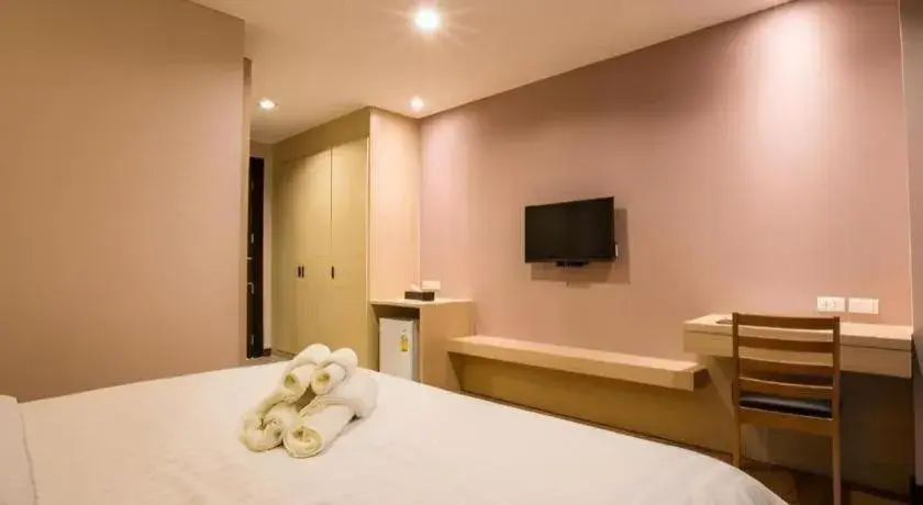 Bed in L Hotel Bed in L Hotel