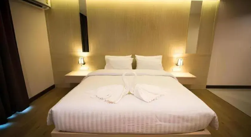 Bed in L Hotel Bed in L Hotel