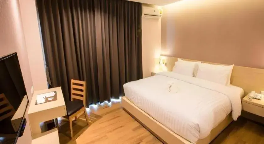 Bed in L Hotel Bed in L Hotel