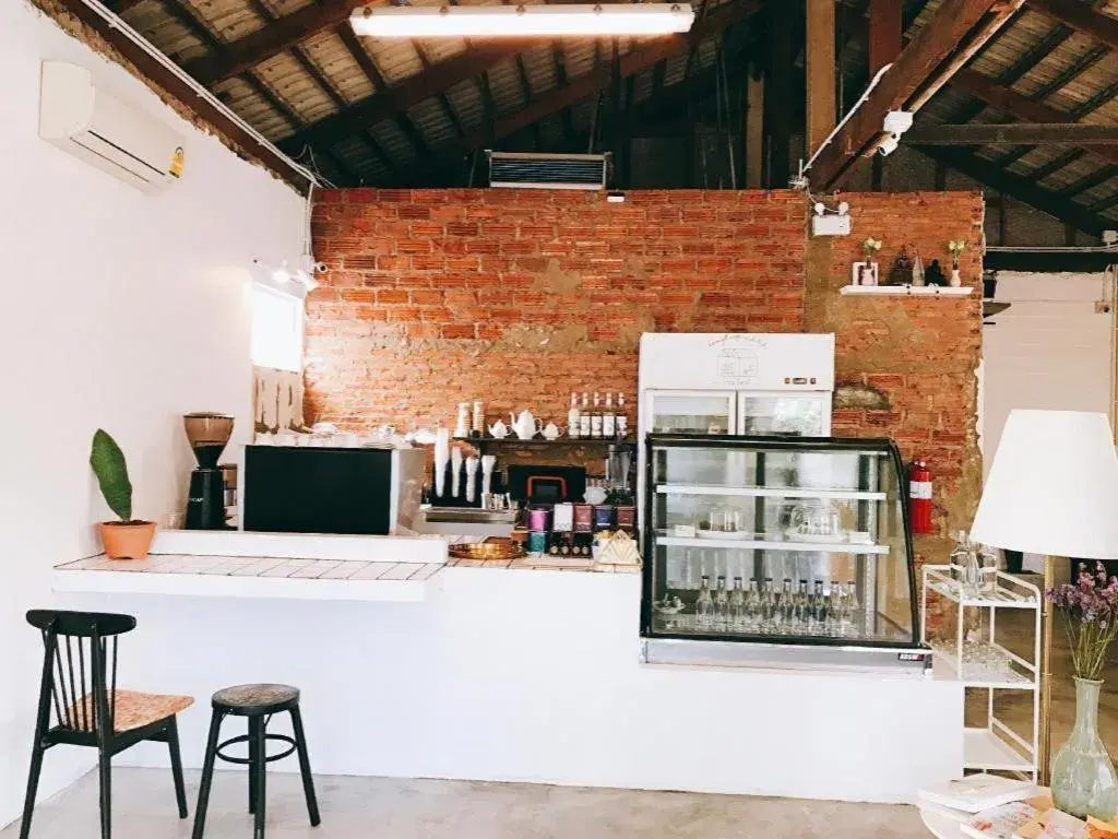 Khemjit cafe' and bed Khemjit cafe' and bed