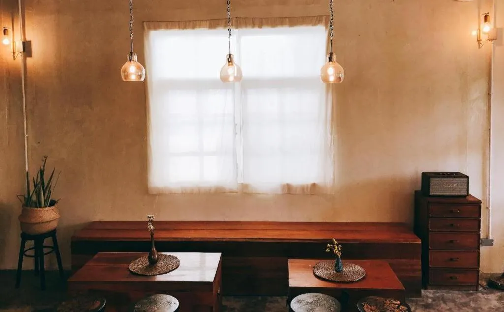 Khemjit cafe' and bed