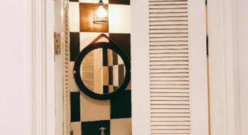 Khemjit cafe' and bed