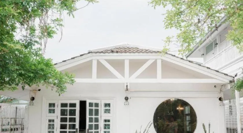 Khemjit cafe' and bed