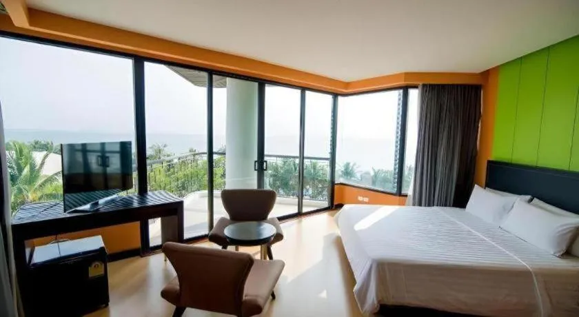 Bed in The Sez Hotel Bangsaen