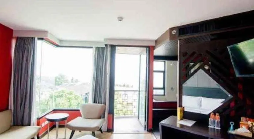 Bed in The Sez Hotel Bangsaen