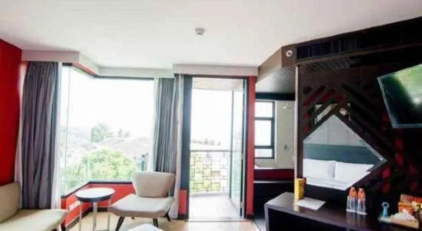 Bed in The Sez Hotel Bangsaen