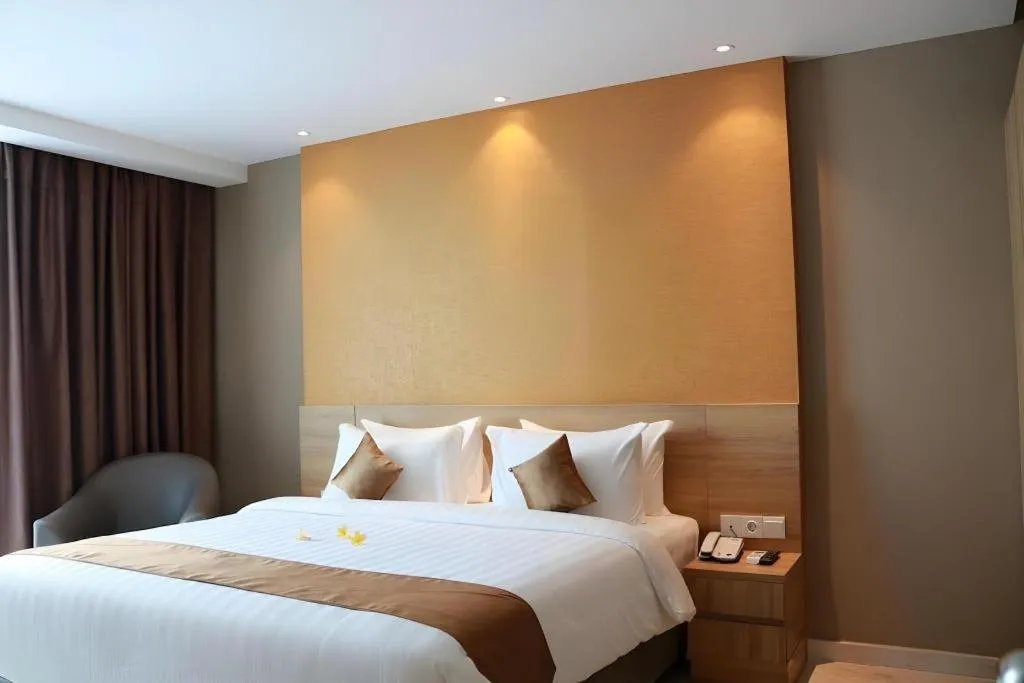 Bed in Wing Hotel Kualanamu Airport