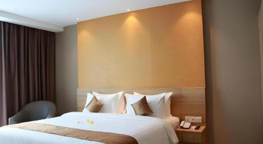 Bed in Wing Hotel Kualanamu Airport