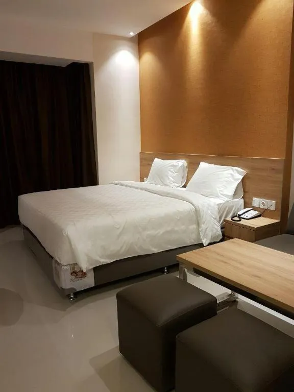 Bed in Wing Hotel Kualanamu Airport