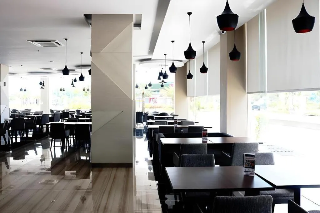 Wing Hotel Kualanamu Airport